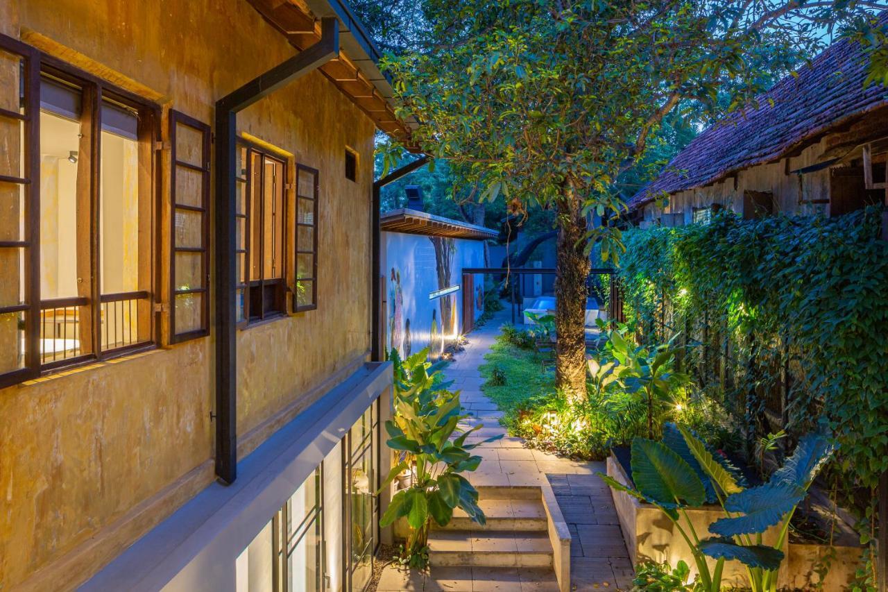 The Postcard Mandalay Hall, Kochi Exterior photo